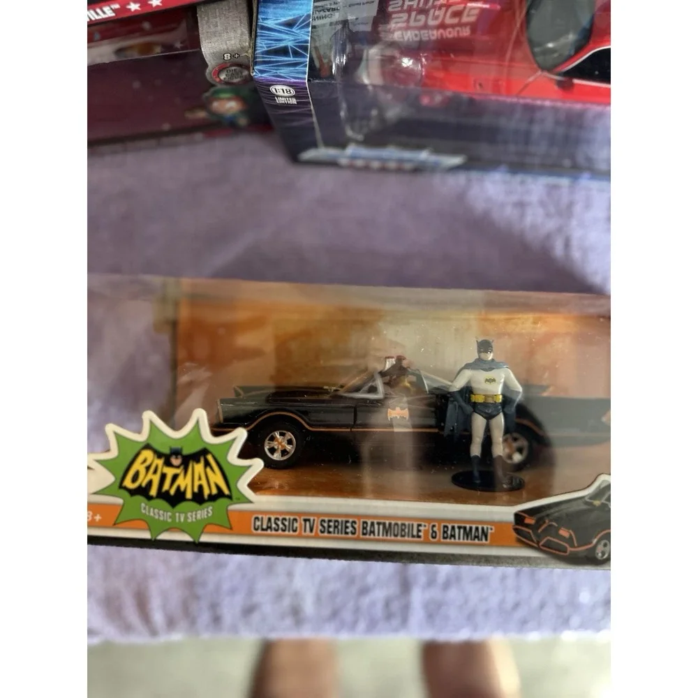 Jada Toys 31703 Batman Classic 1966 TV BATMOBILE 1 32‎ Scale Vehicle & Figure